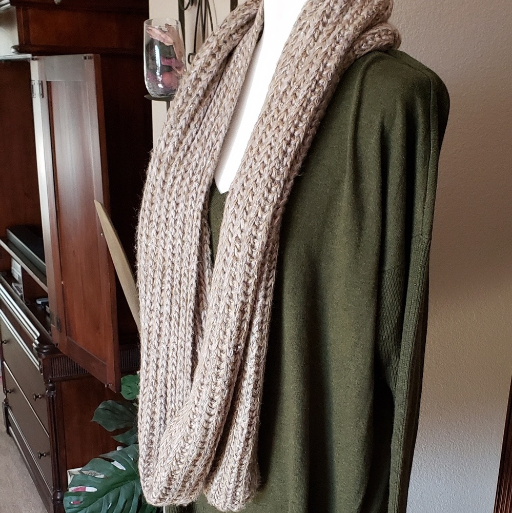 Infinity Scarf - Picture 2 of 3